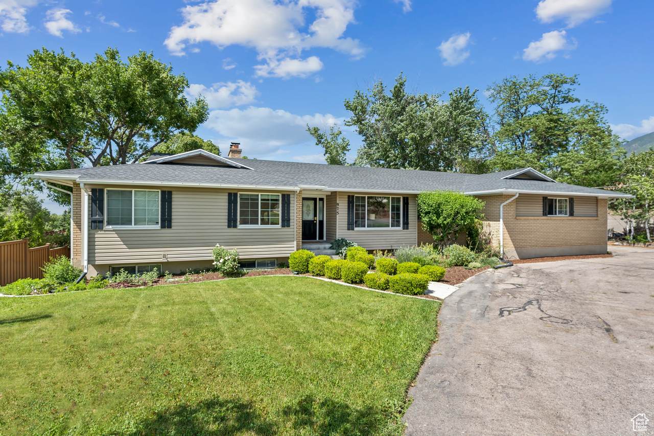 975 Canyon Breeze - Photo 1