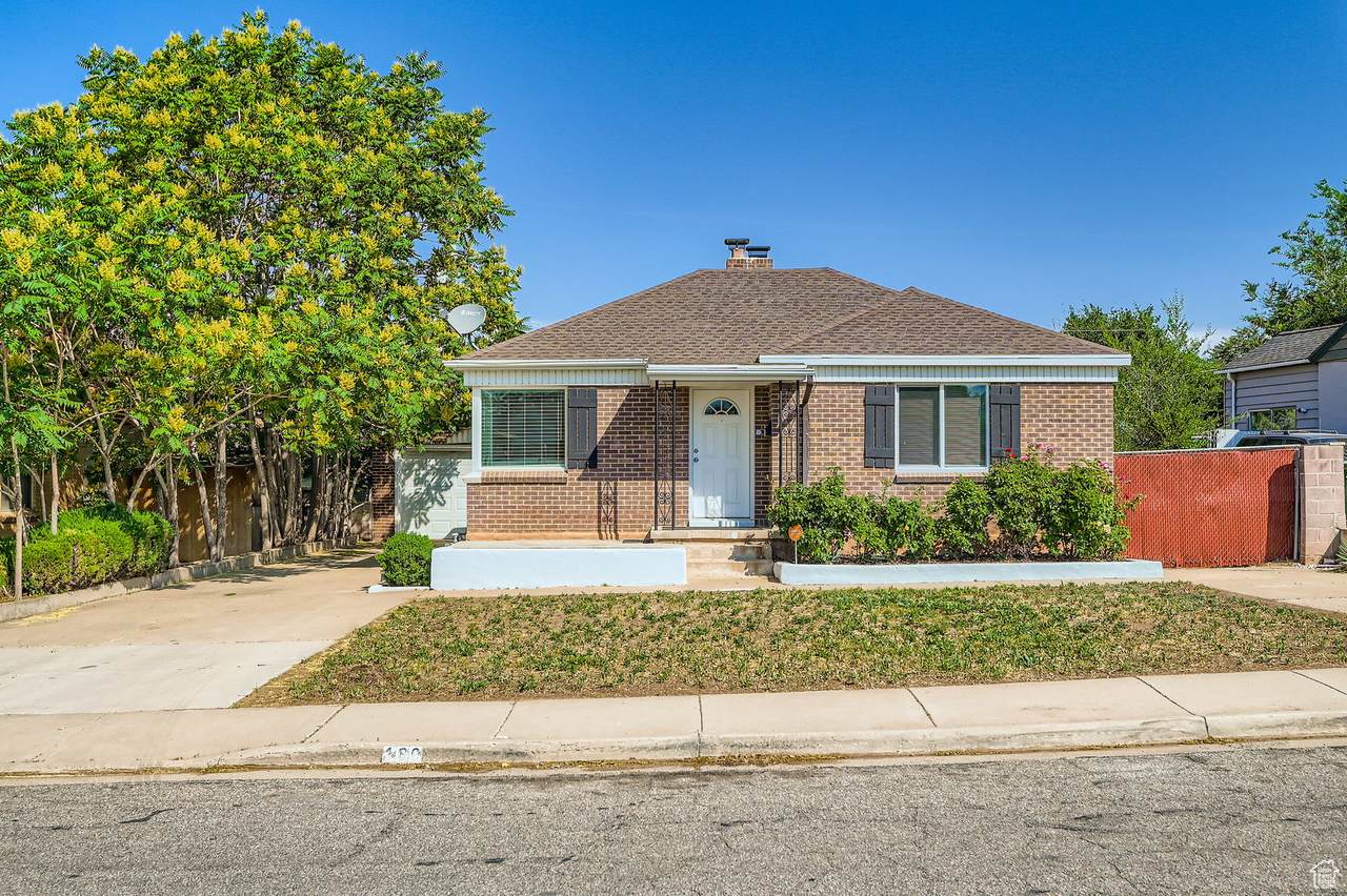 180 Ross Dr - Photo 1