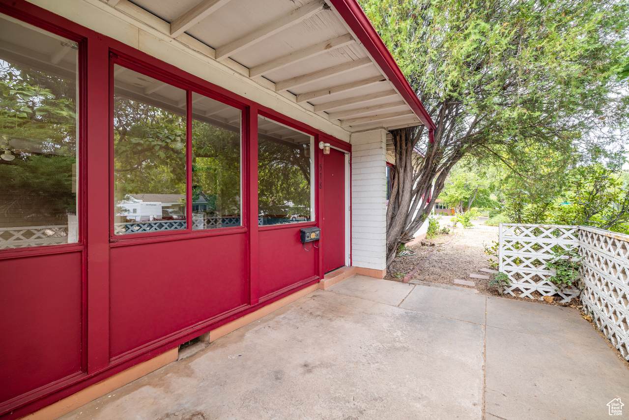 578 Huntridge - Photo 1