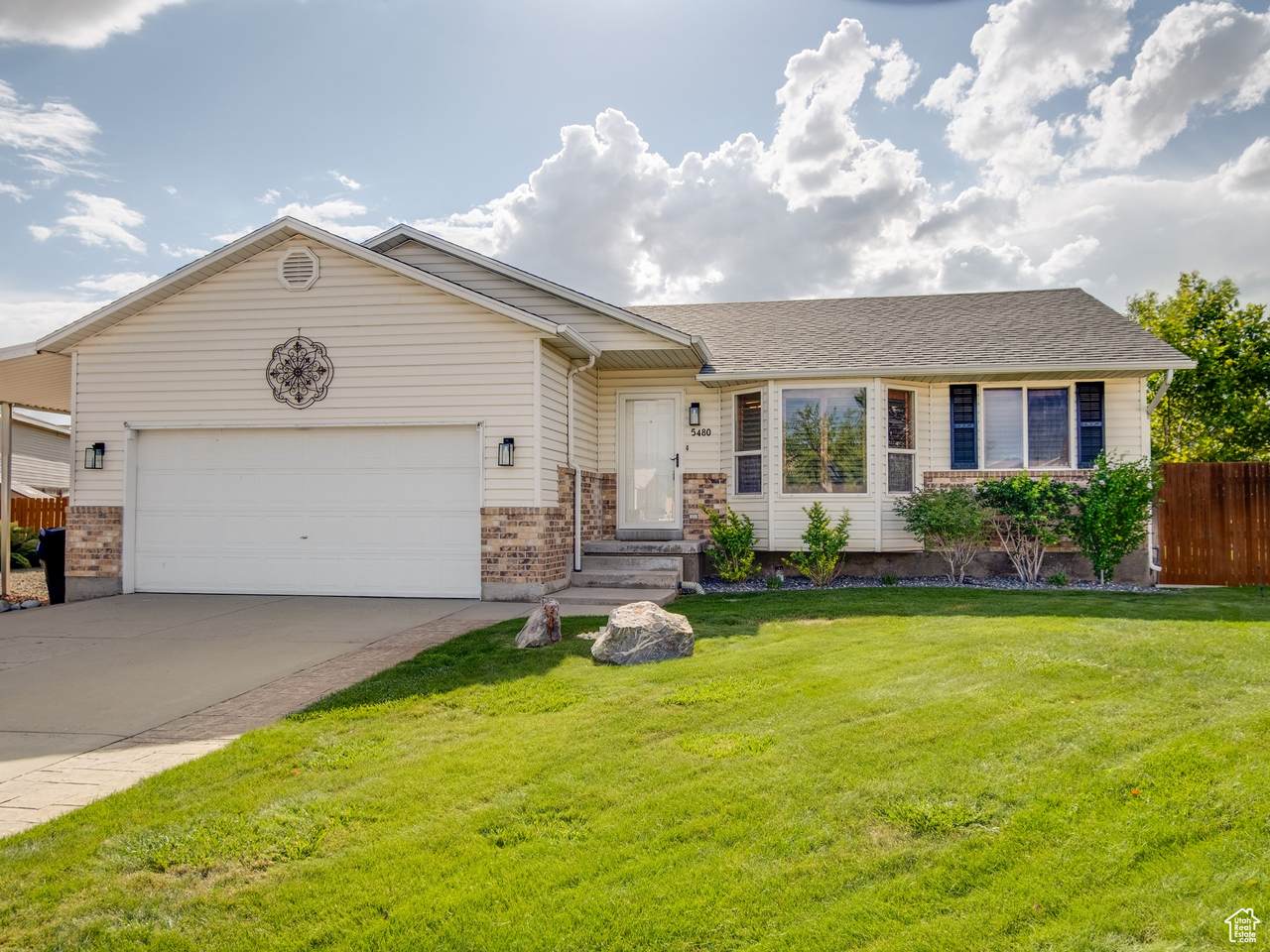 5480 Sun Ridge Ct - Photo 1