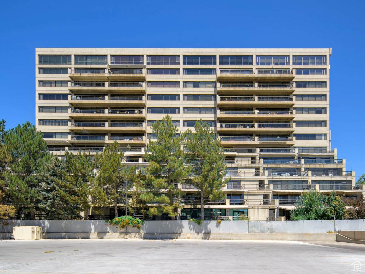 560 South Temple St - Photo 1