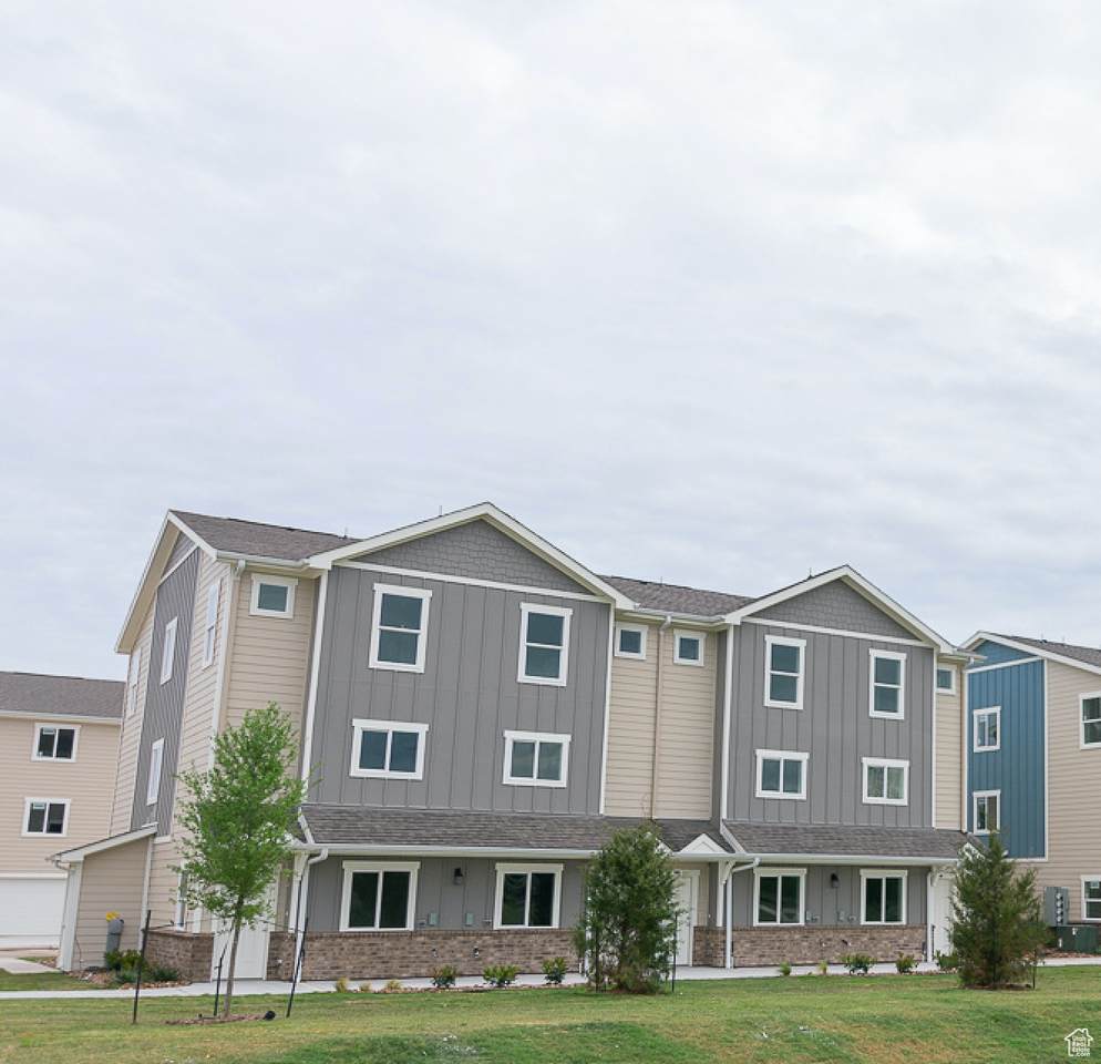 2611 Lesseps Ln - Photo 1