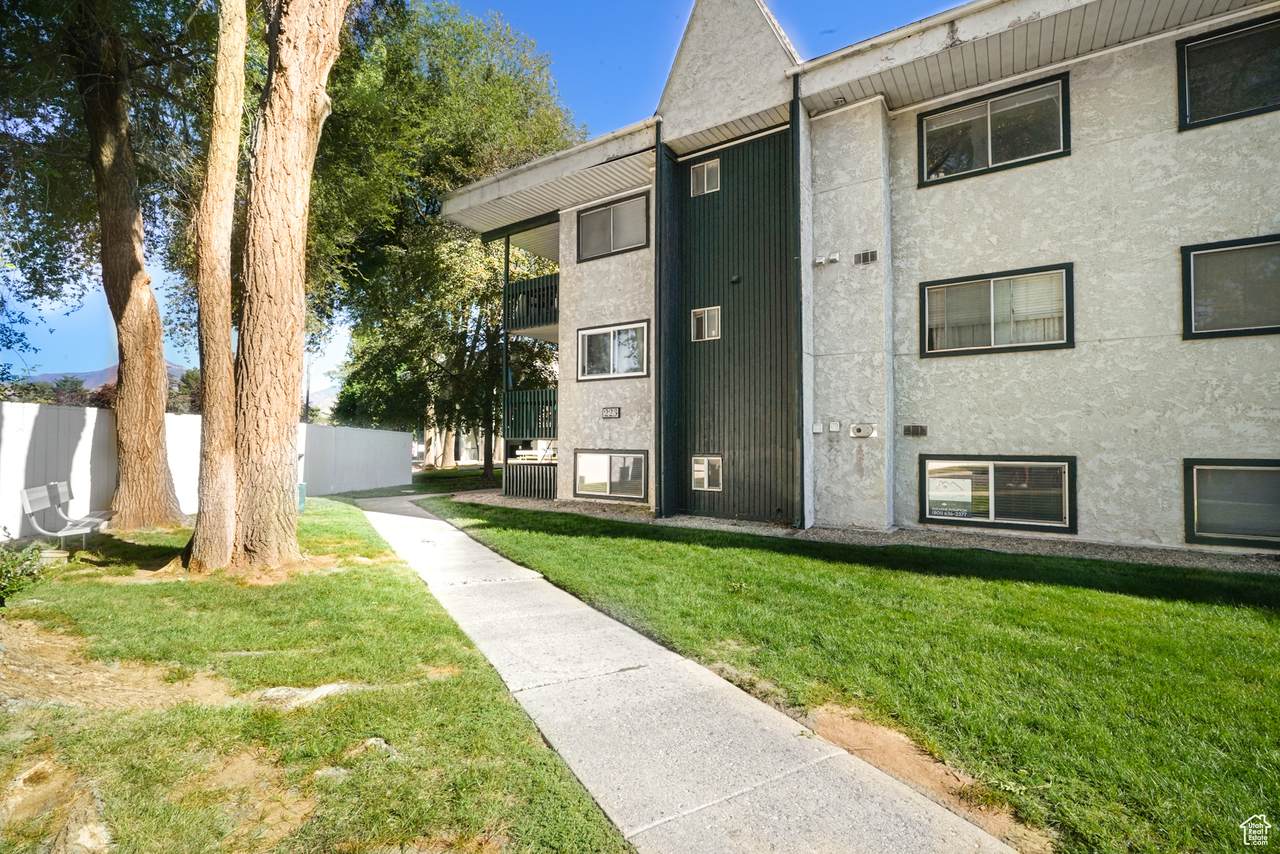 223 Hill Ave - Photo 1