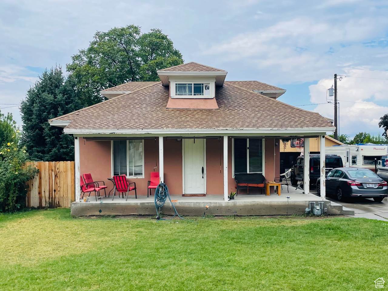 300 Larkin Ln - Photo 1