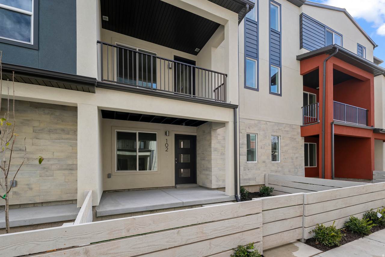 931 Coalburn Way - Photo 1