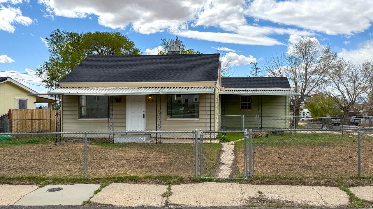 590 Parkway St - Photo 1