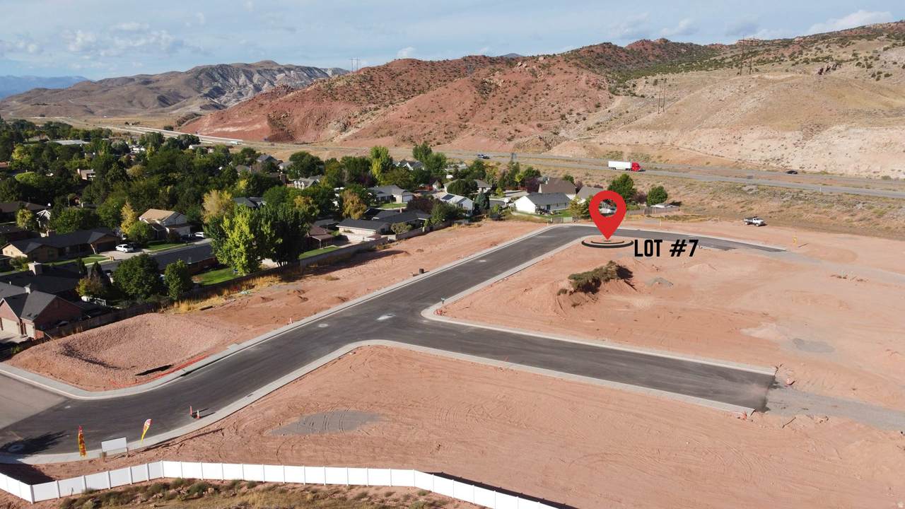  Address Not Published - Photo 1