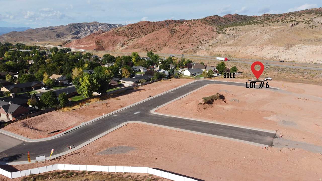  Address Not Published - Photo 1