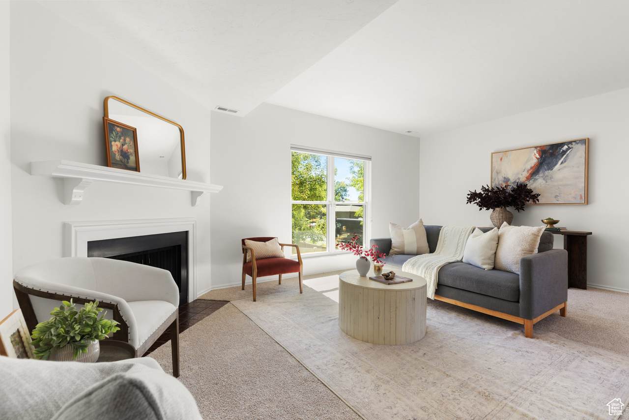 3000 Kennedy Dr - Photo 1