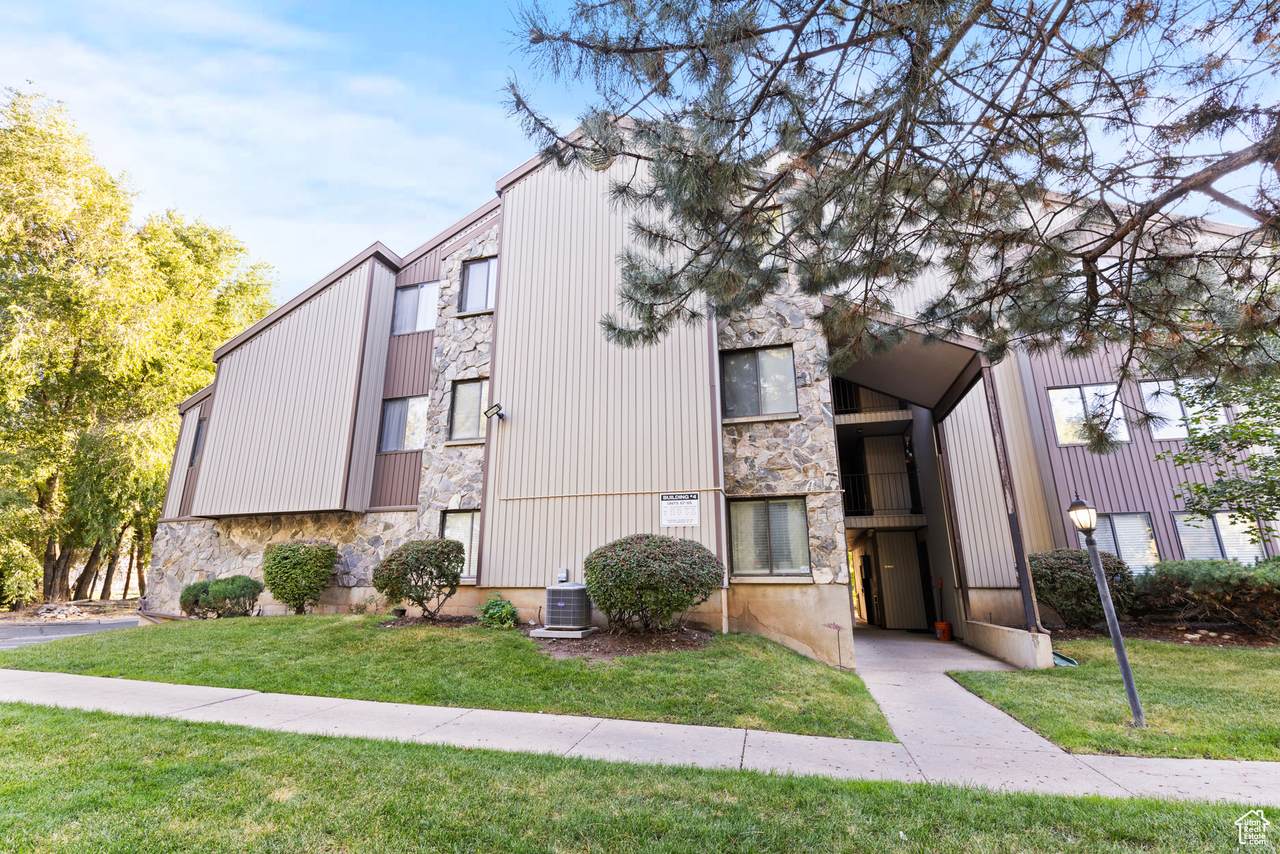 1175 Canyon Rd - Photo 1