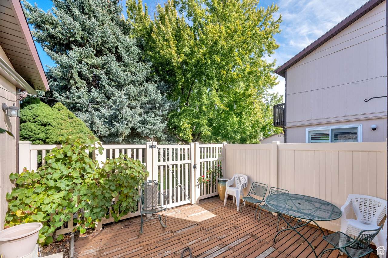 621 Coachman Way - Photo 1