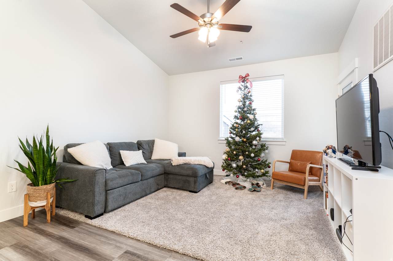 13527 Hanley Ln - Photo 1