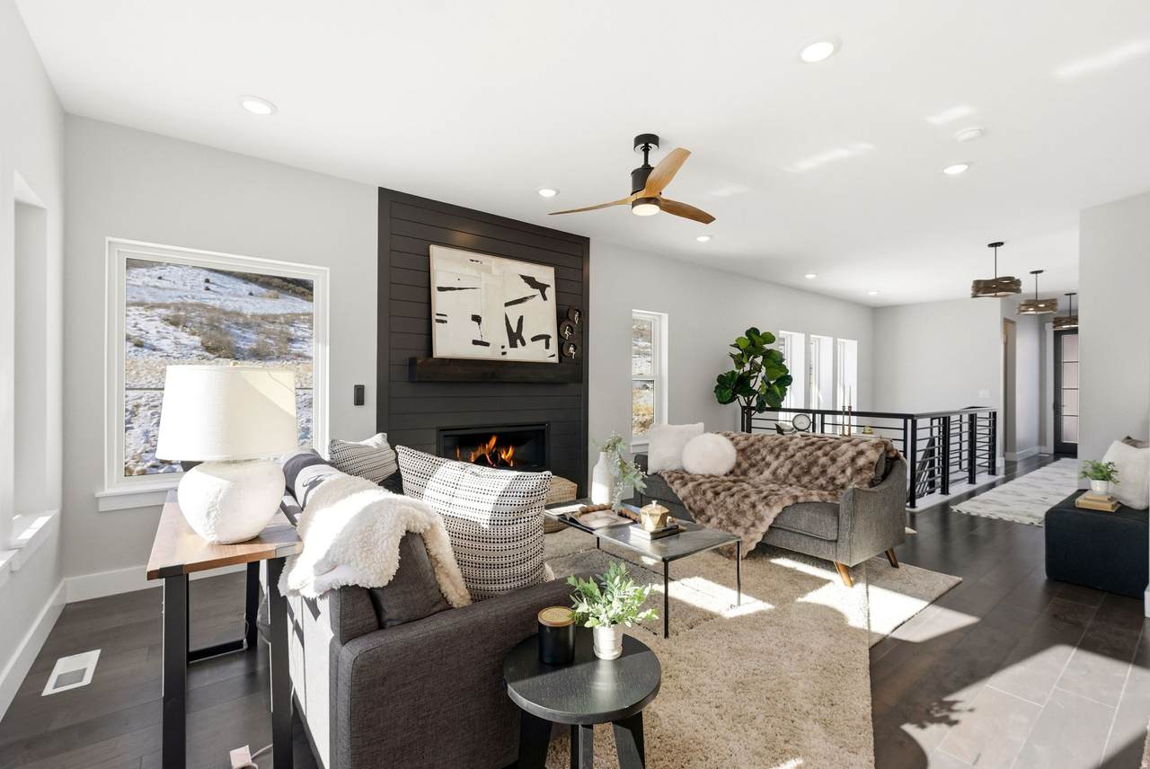 1983 Dotterel Cir - Photo 1