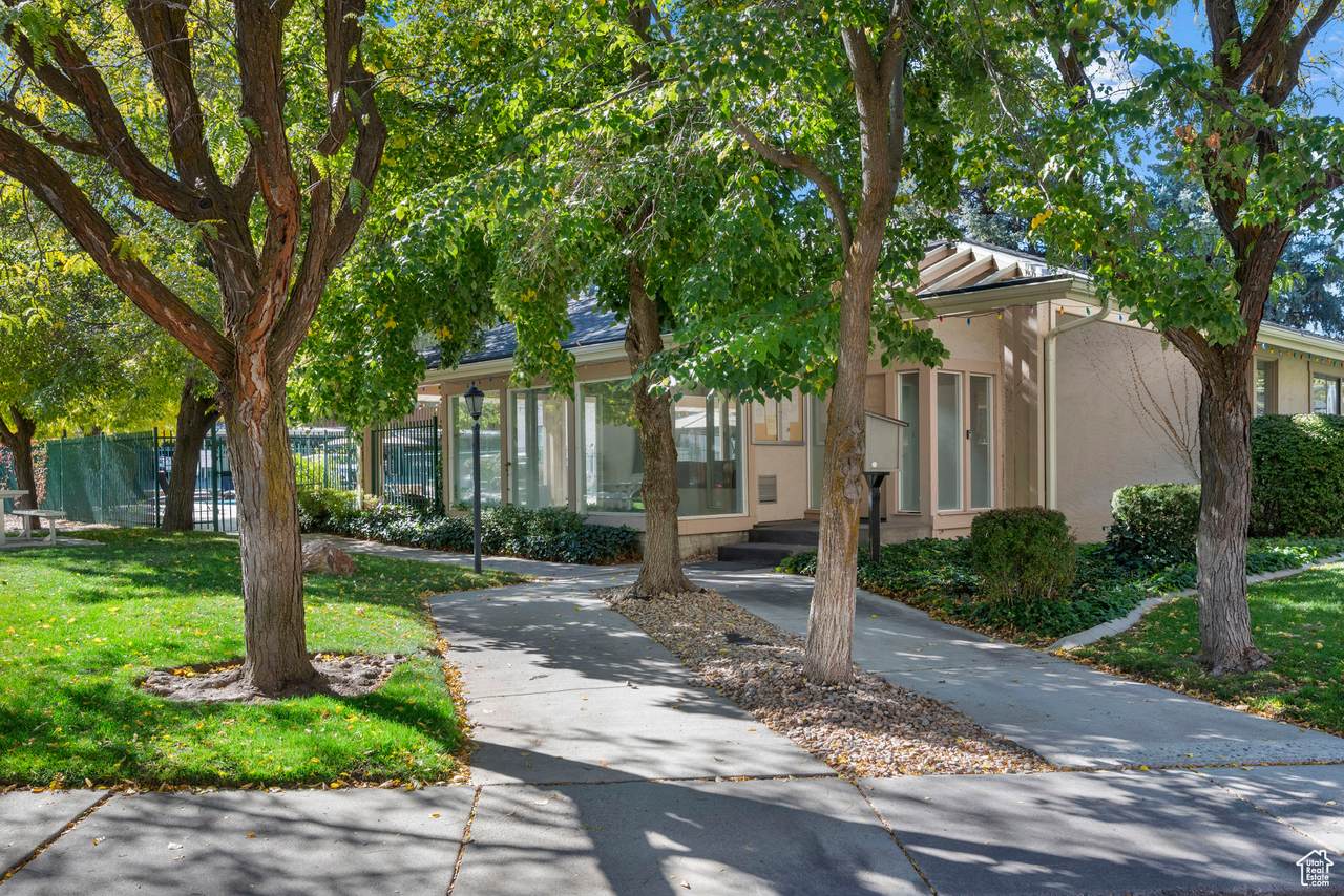 7327 Springcrest Ct - Photo 1