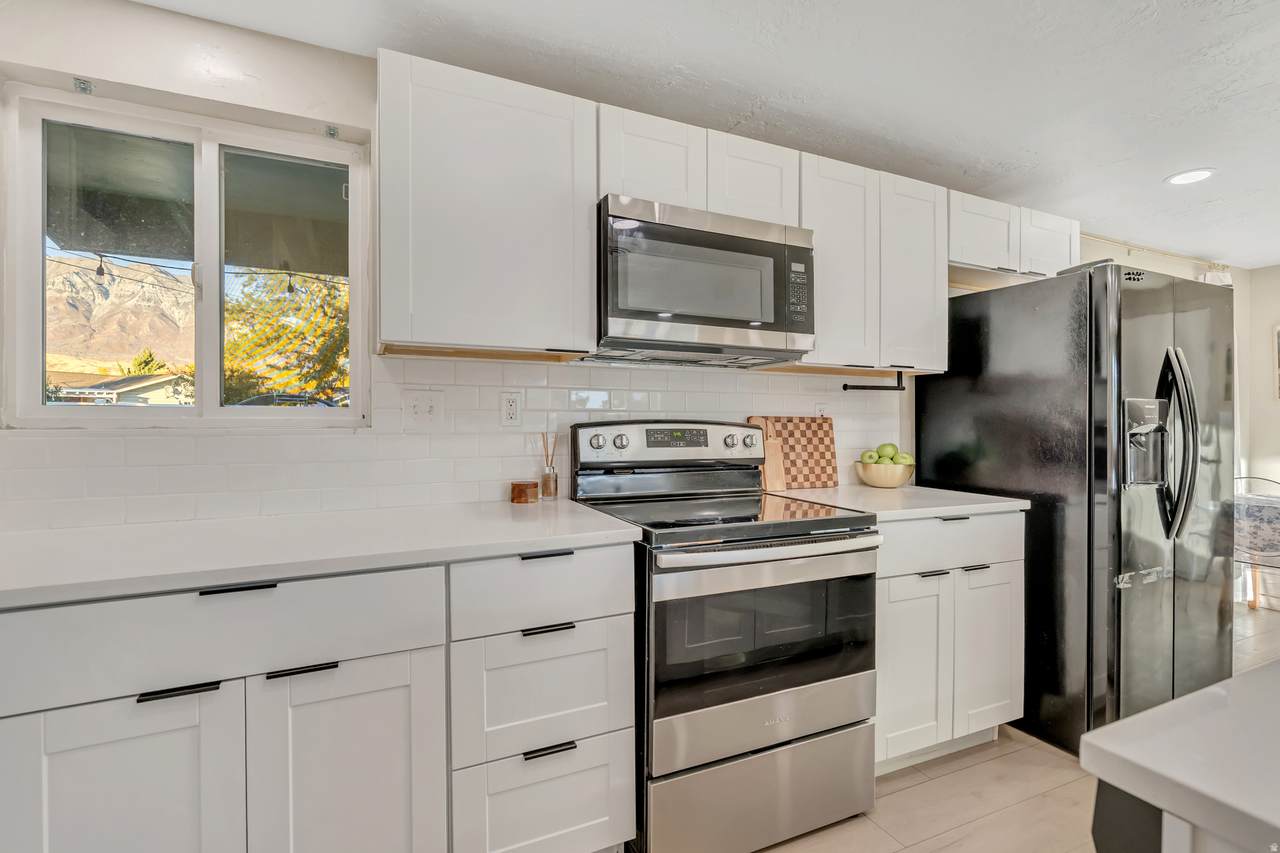 37 Eastwood Dr - Photo 1