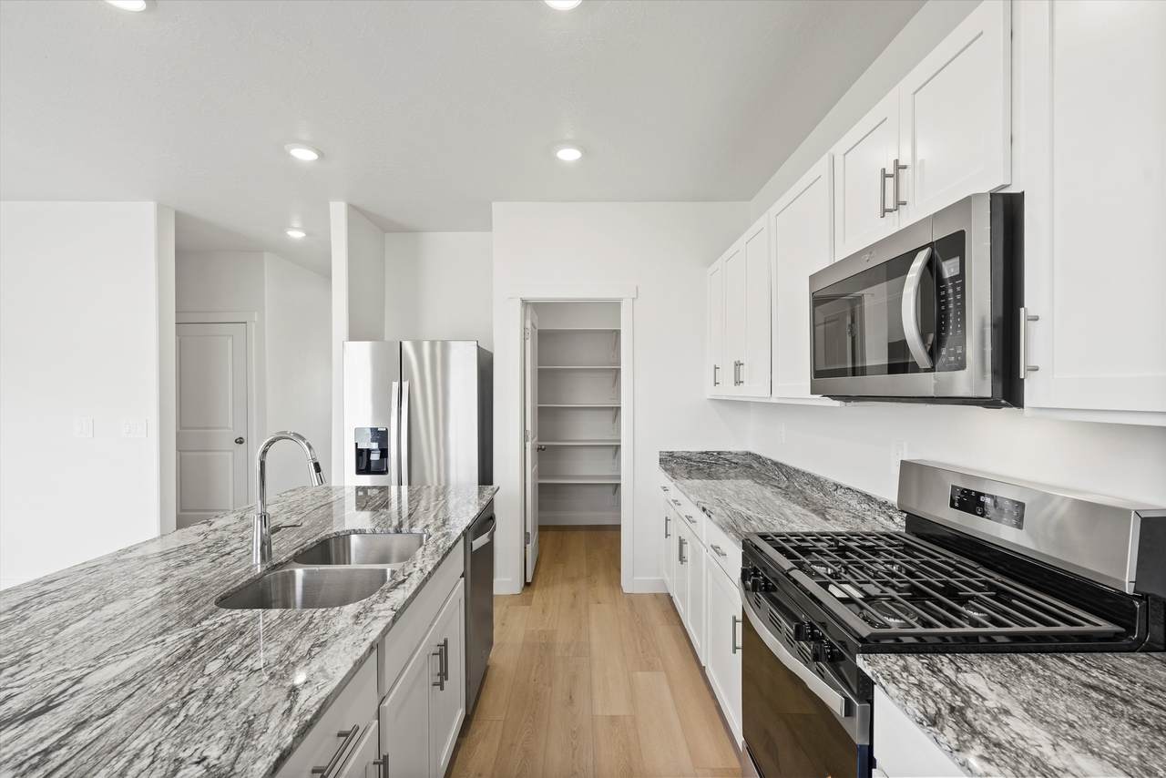 3481 Browning St - Photo 1