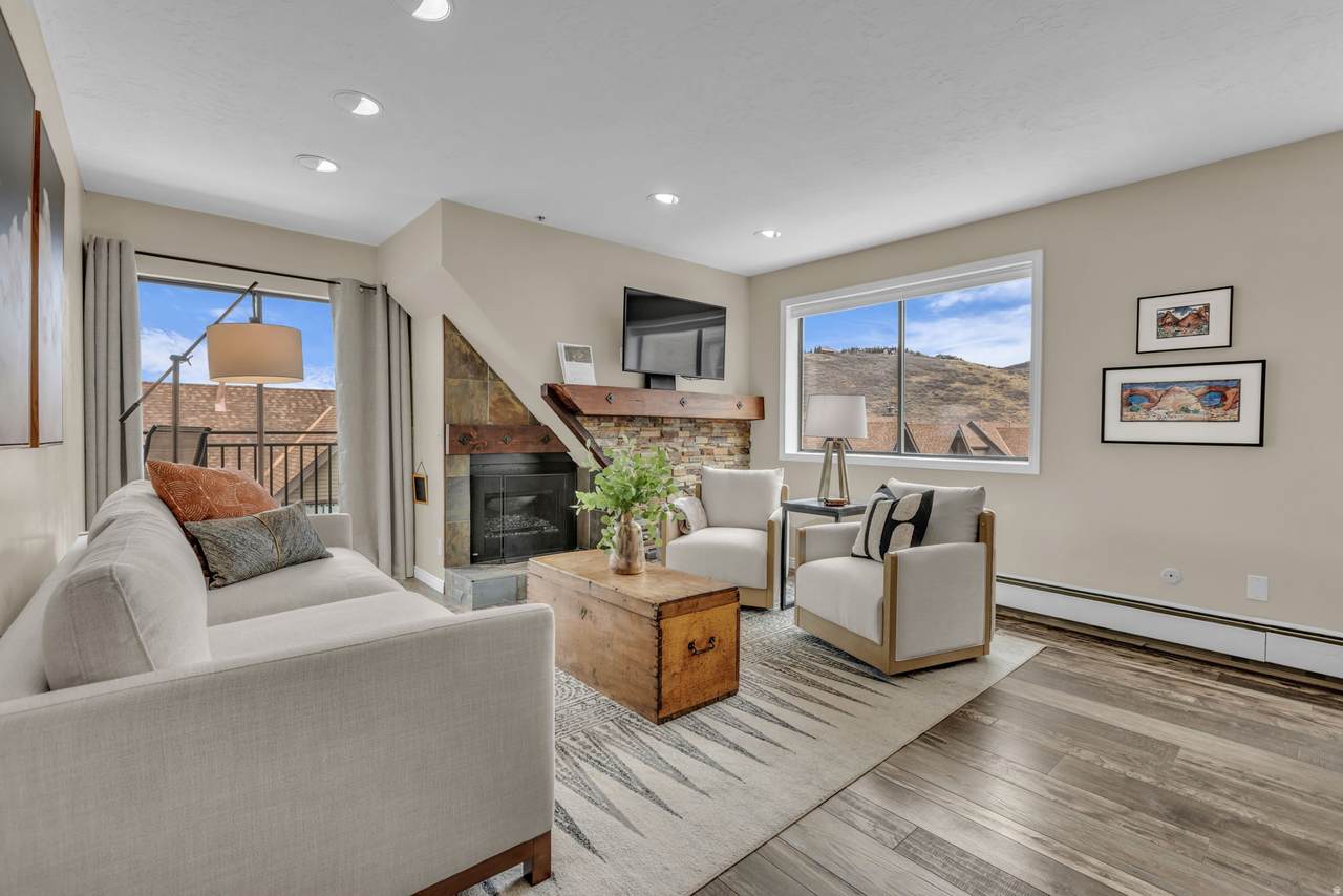 1401 Lowell Ave - Photo 1