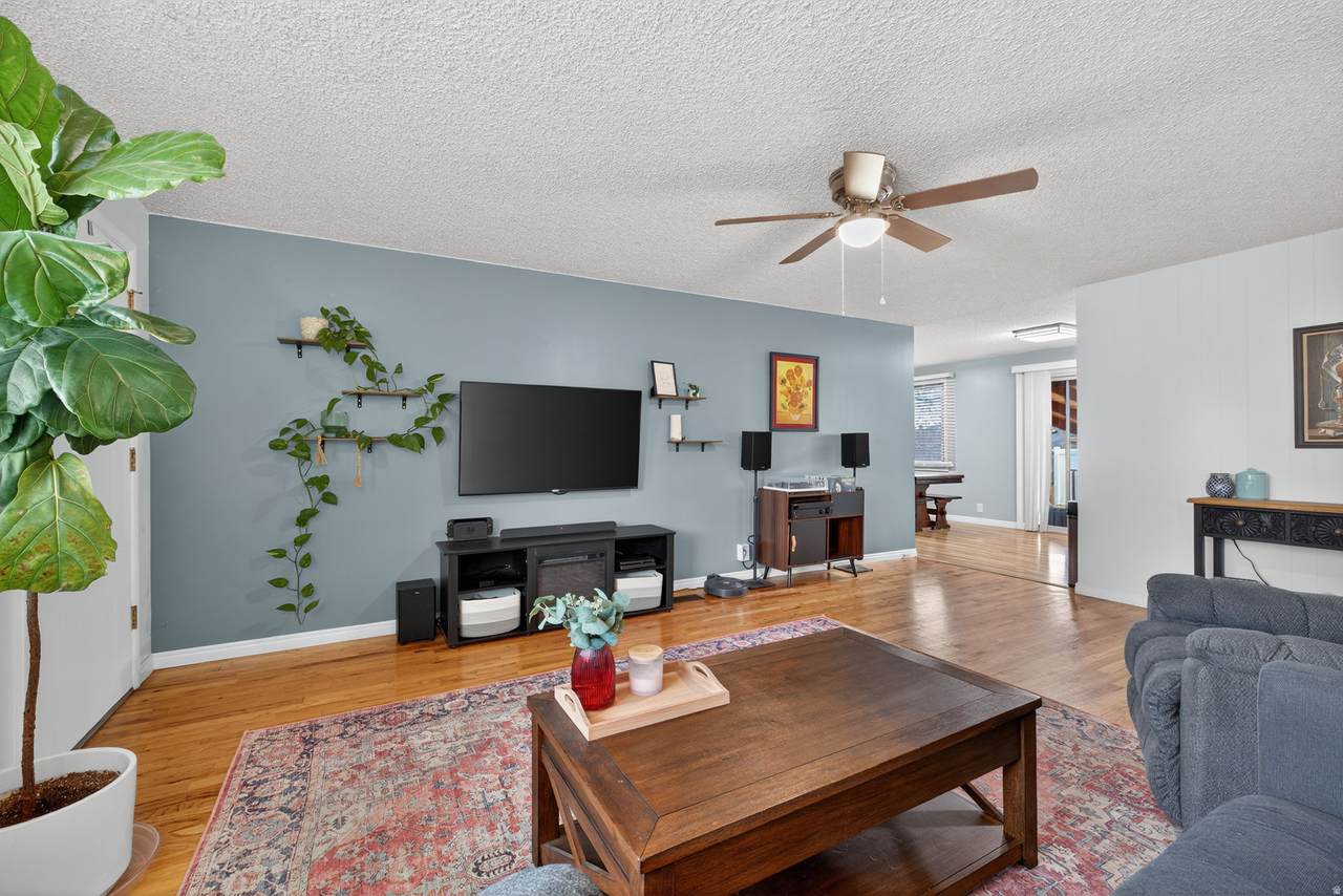 1010 1ST St - Photo 1