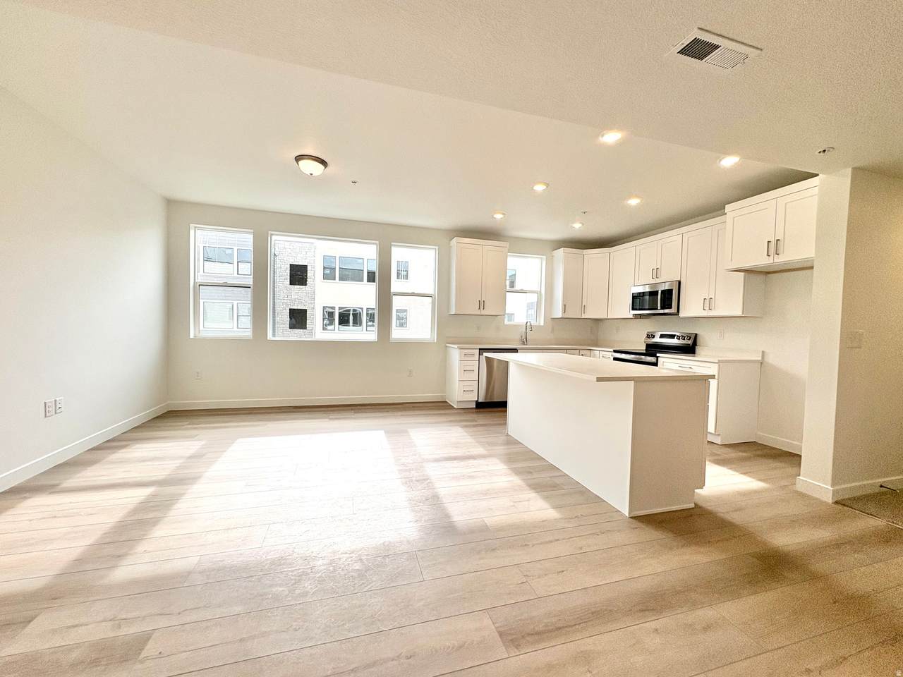 718 Blue Magic Ln - Photo 1