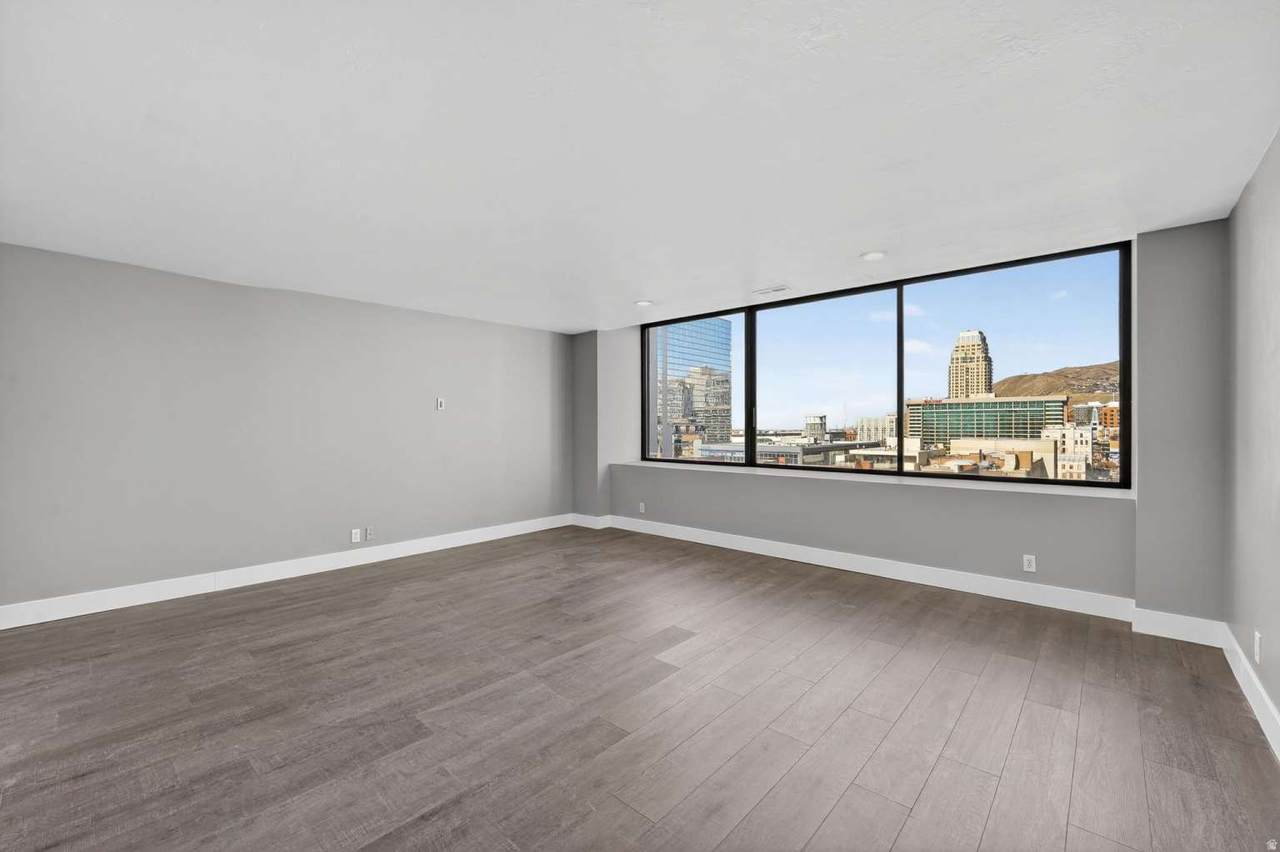 48 Broadway - Photo 1