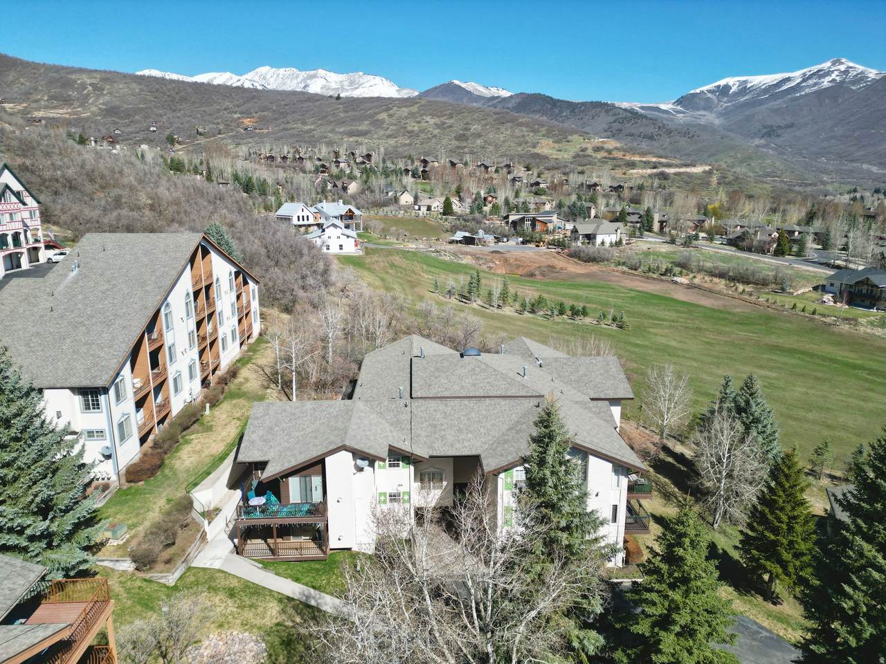 1004 Uri Ln - Photo 1