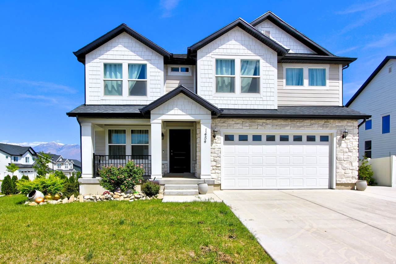 1454 Sierra Way - Photo 1