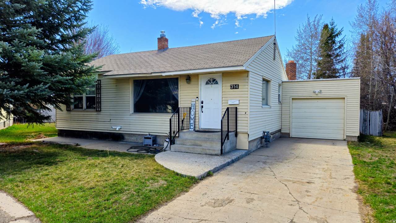 314 Circle Dr - Photo 1