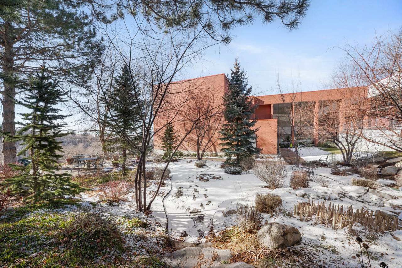 850 Donner Way - Photo 1