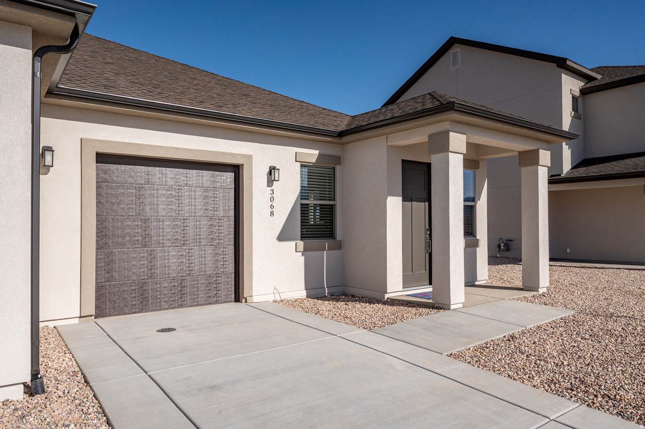 3068 Runway Dr - Photo 1