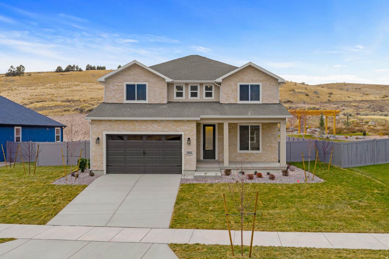 1334 West View Dr - Photo 1