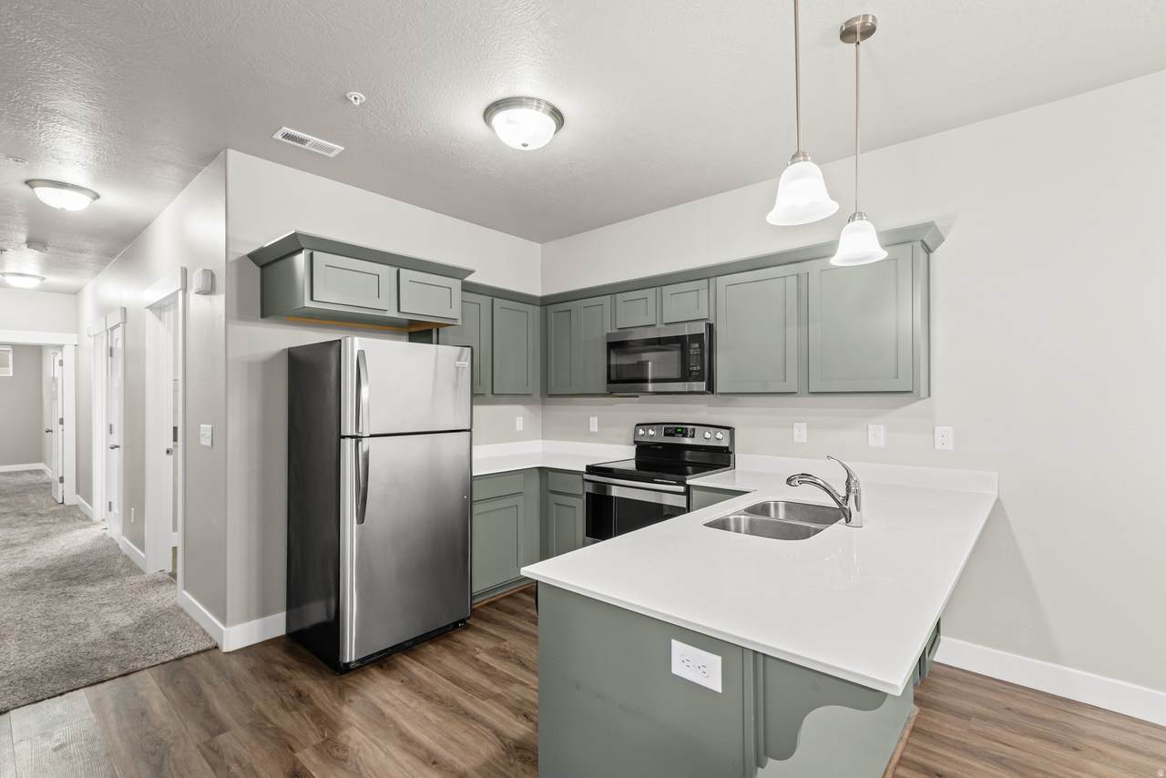 1776 Newcastle Ln - Photo 1