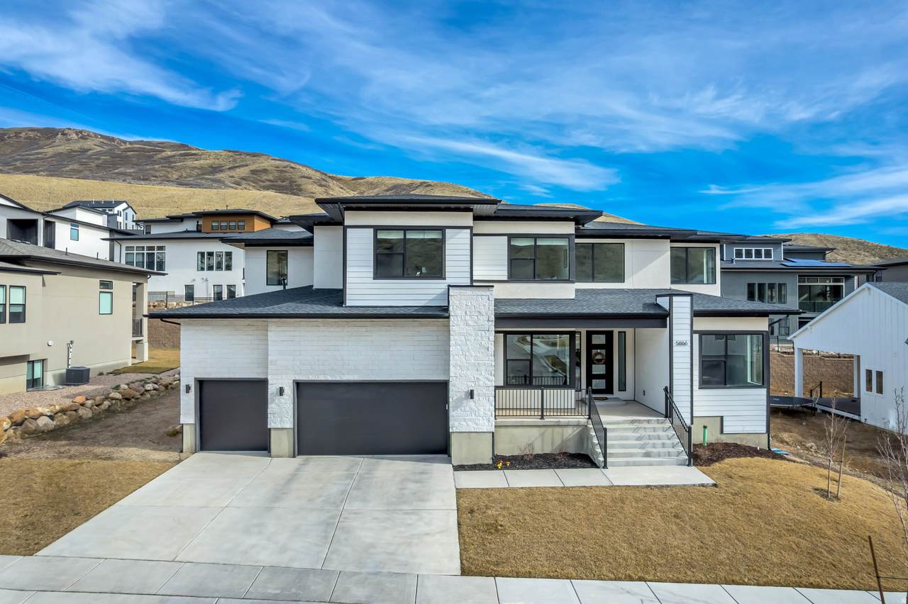5866 Fox Canyon Rd - Photo 1
