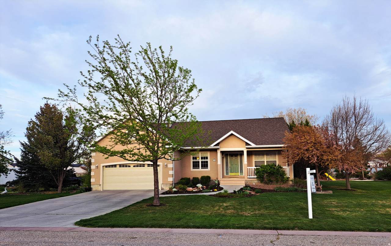 74 Trackside Cir - Photo 1