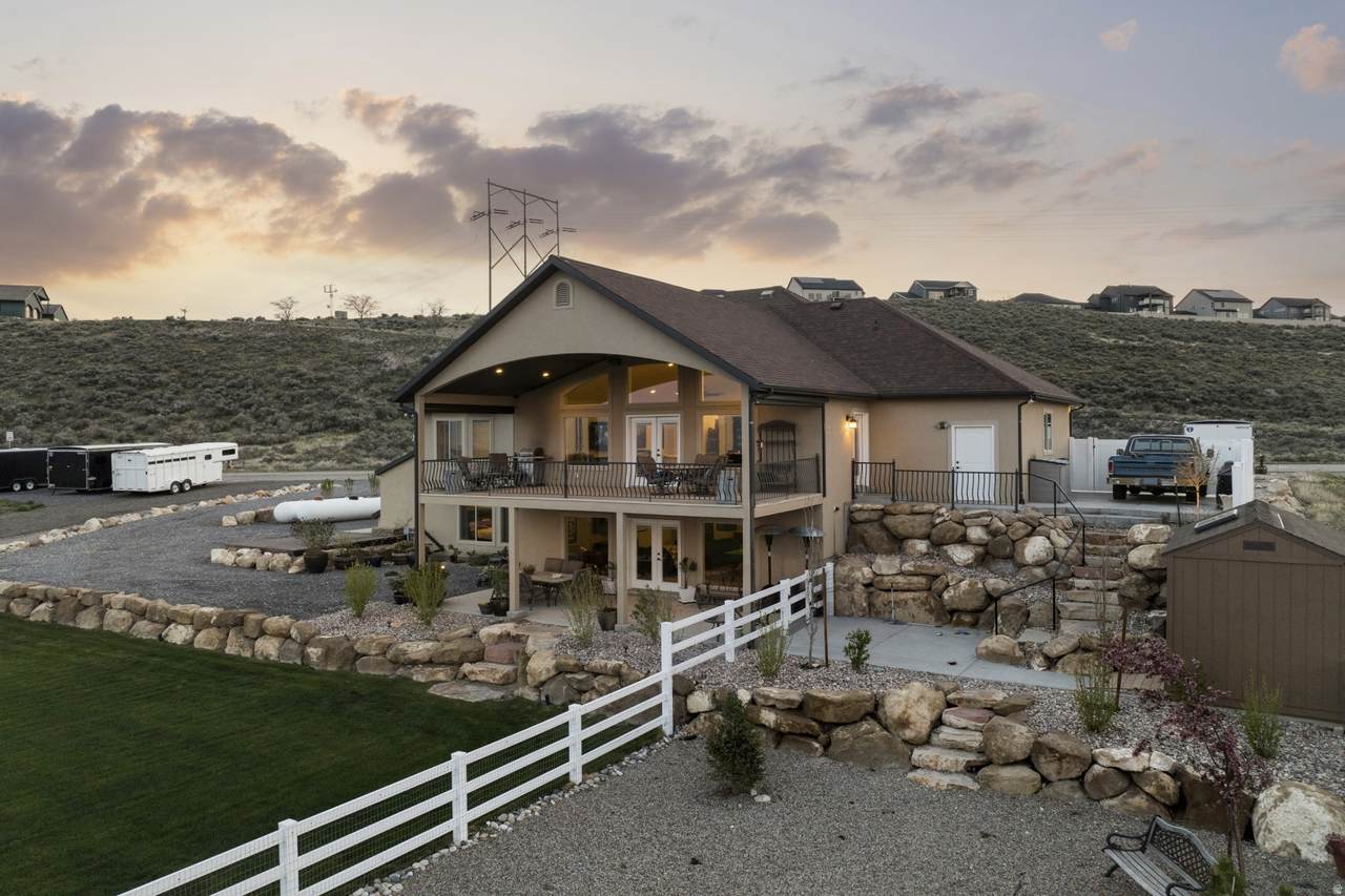 1102 Summit View Dr - Photo 1