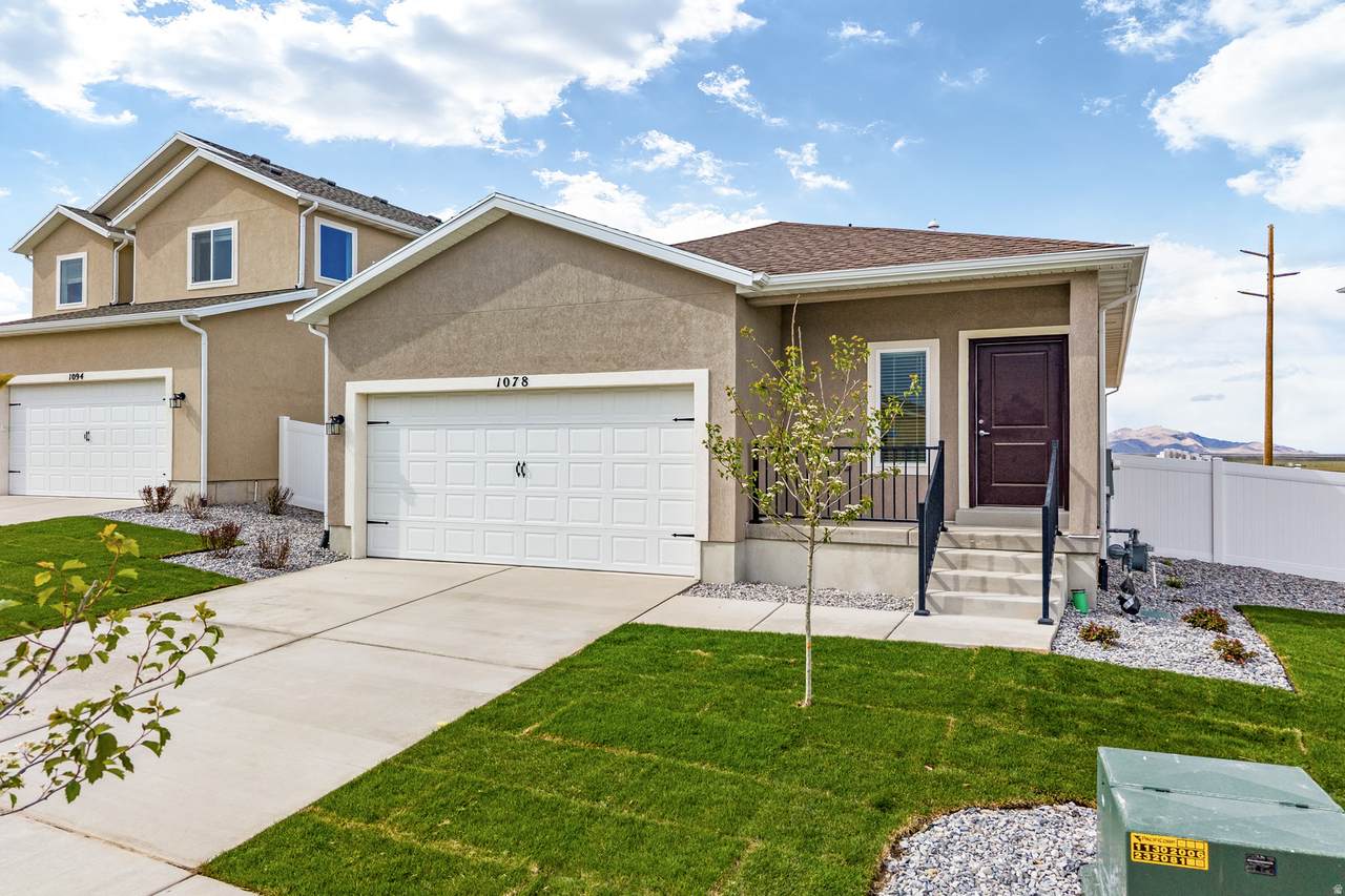 1131 Vegas St - Photo 1