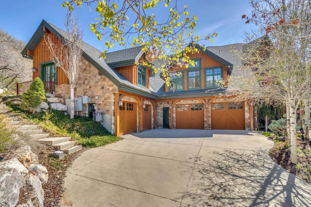 1400 Cove Cir - Photo 1