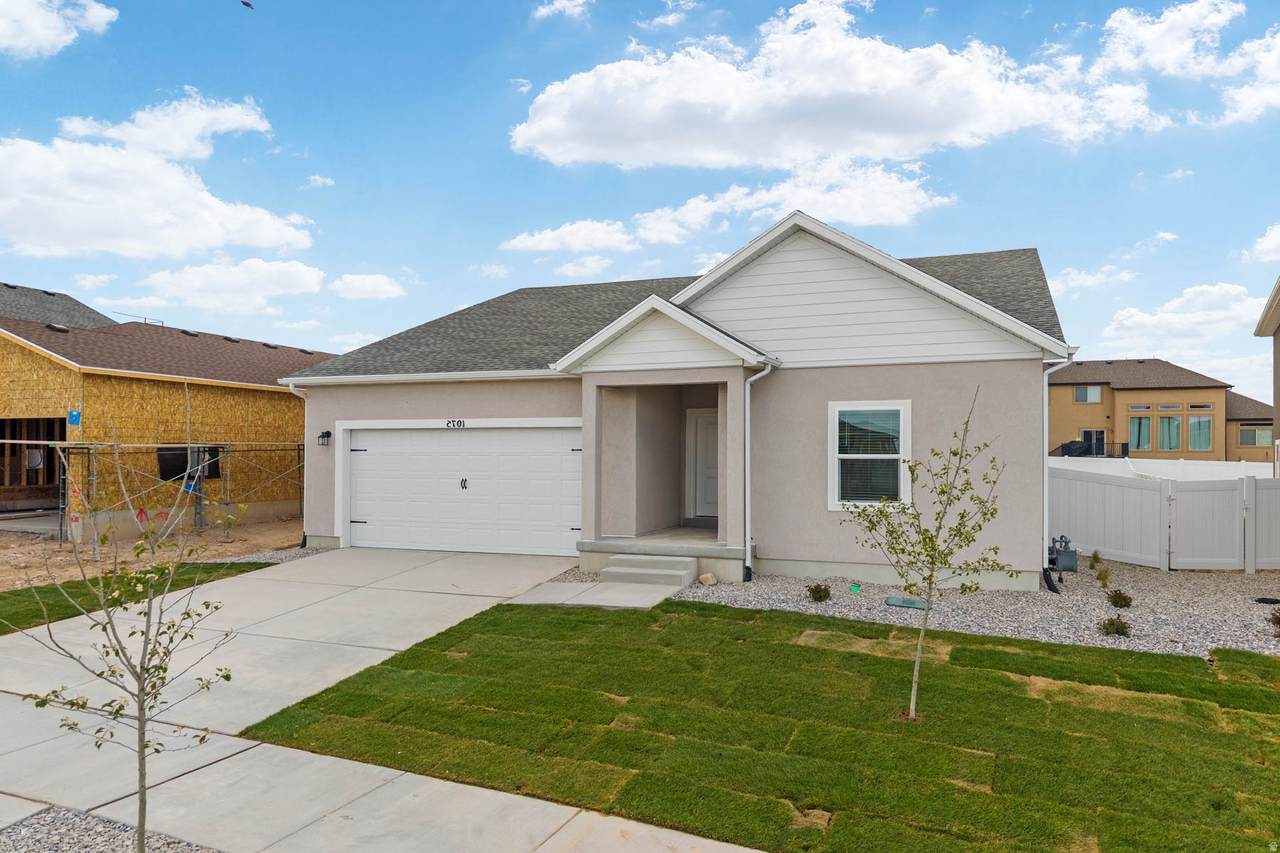 1103 Vegas St - Photo 1