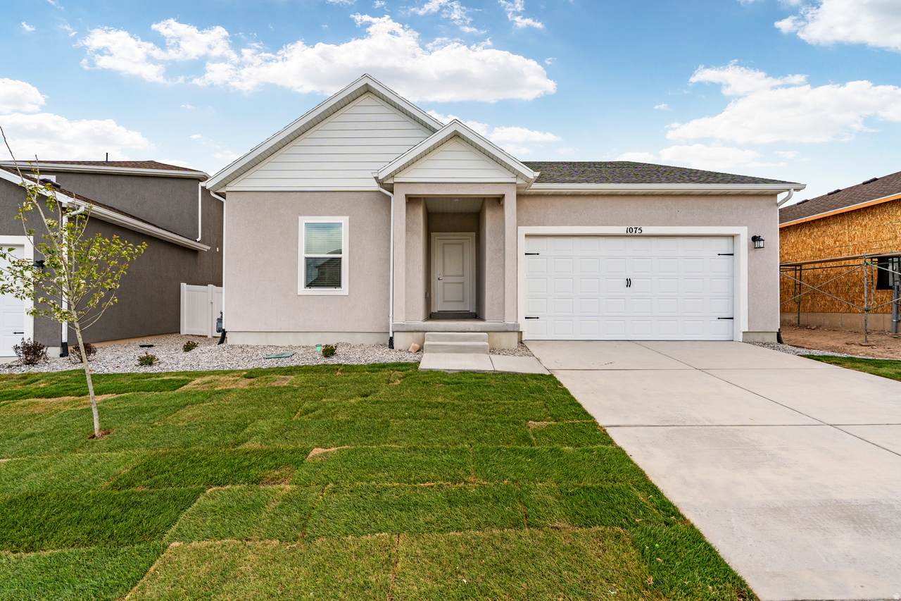 1128 Vegas St - Photo 1