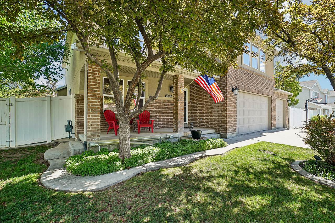 13727 Blayde Dr - Photo 1