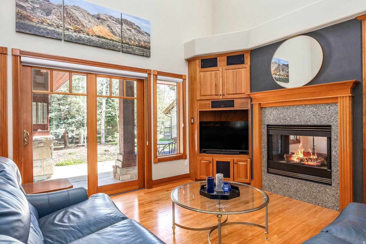 1 Spyglass Ct - Photo 1