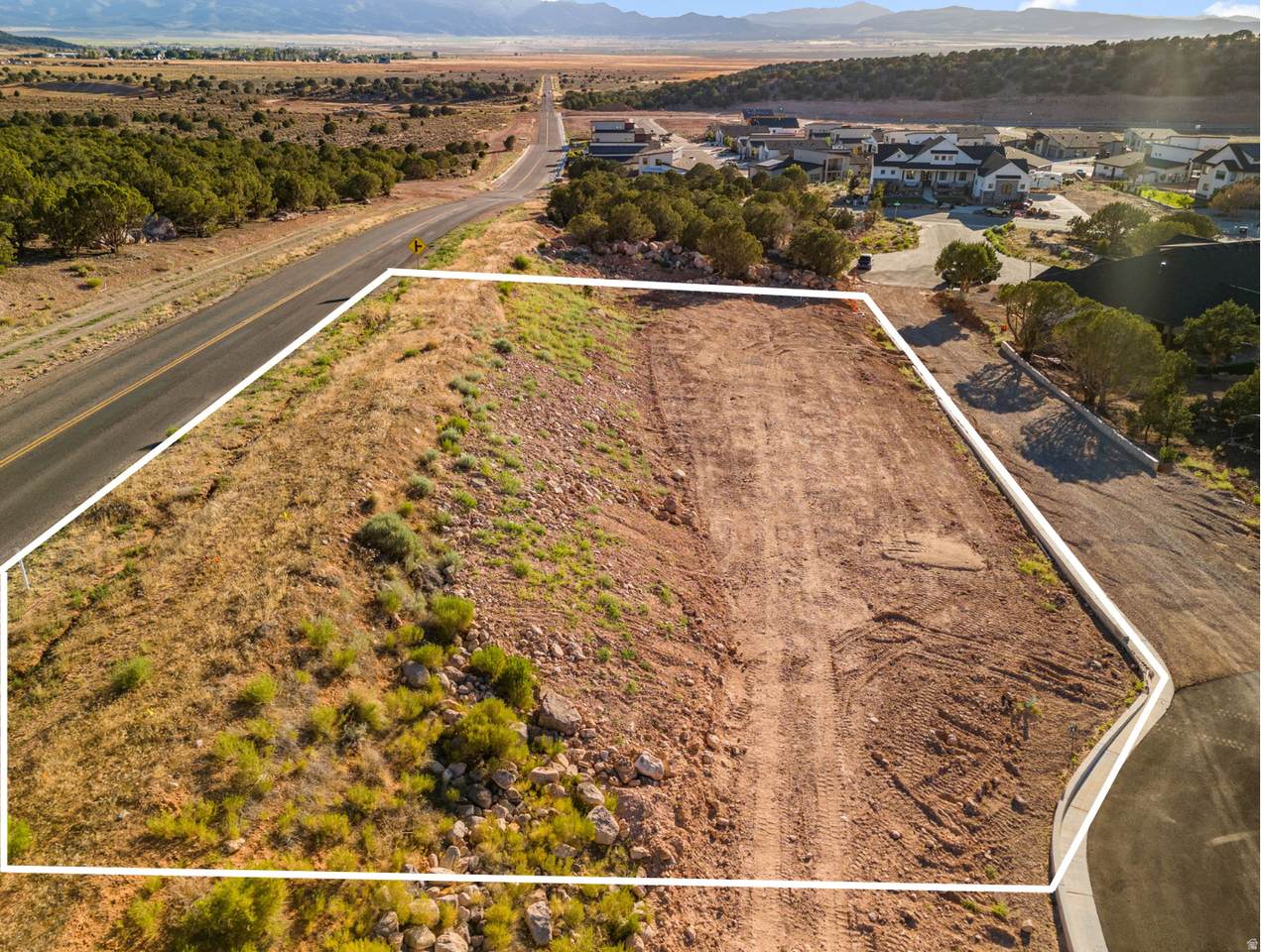 3237 Moon Crest Dr - Photo 1