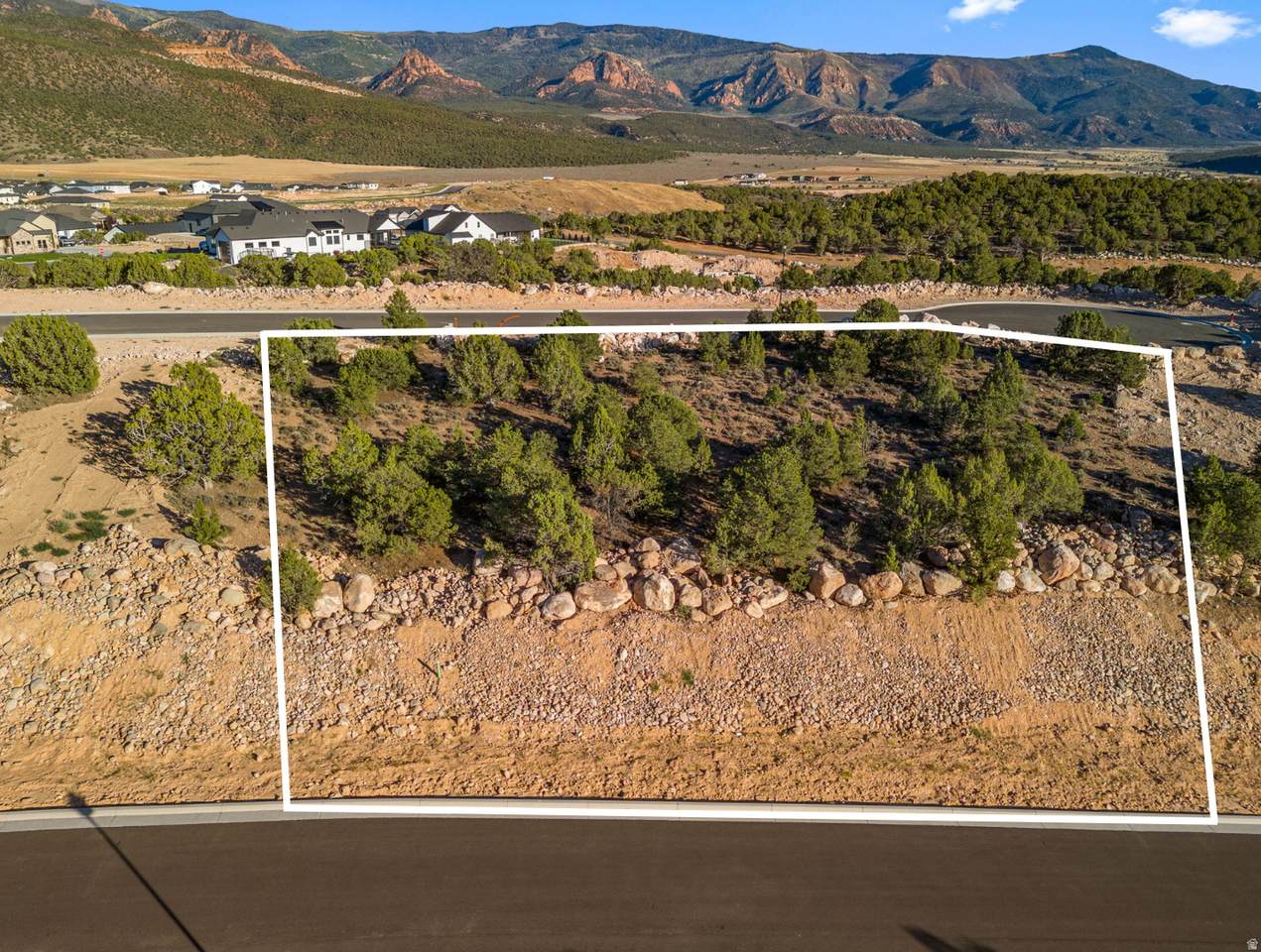 3130 Sunrise Cir - Photo 1