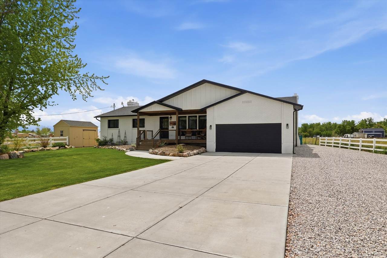3663 Pioneer Rd - Photo 1