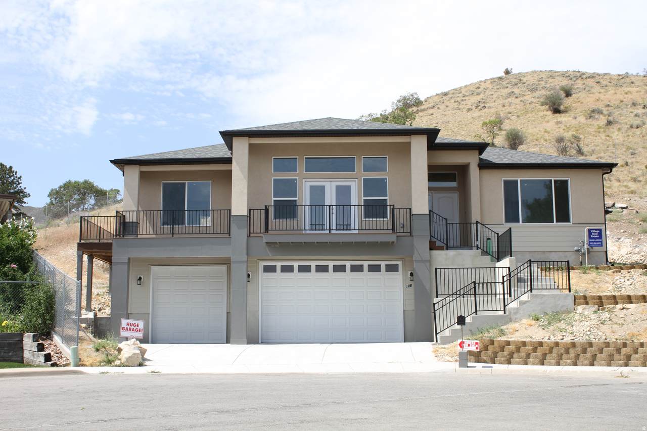 326 Sage Cir - Photo 1