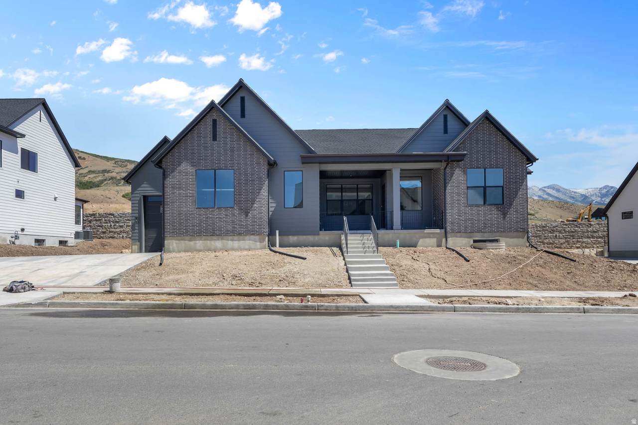 11 Talisman Ave - Photo 1
