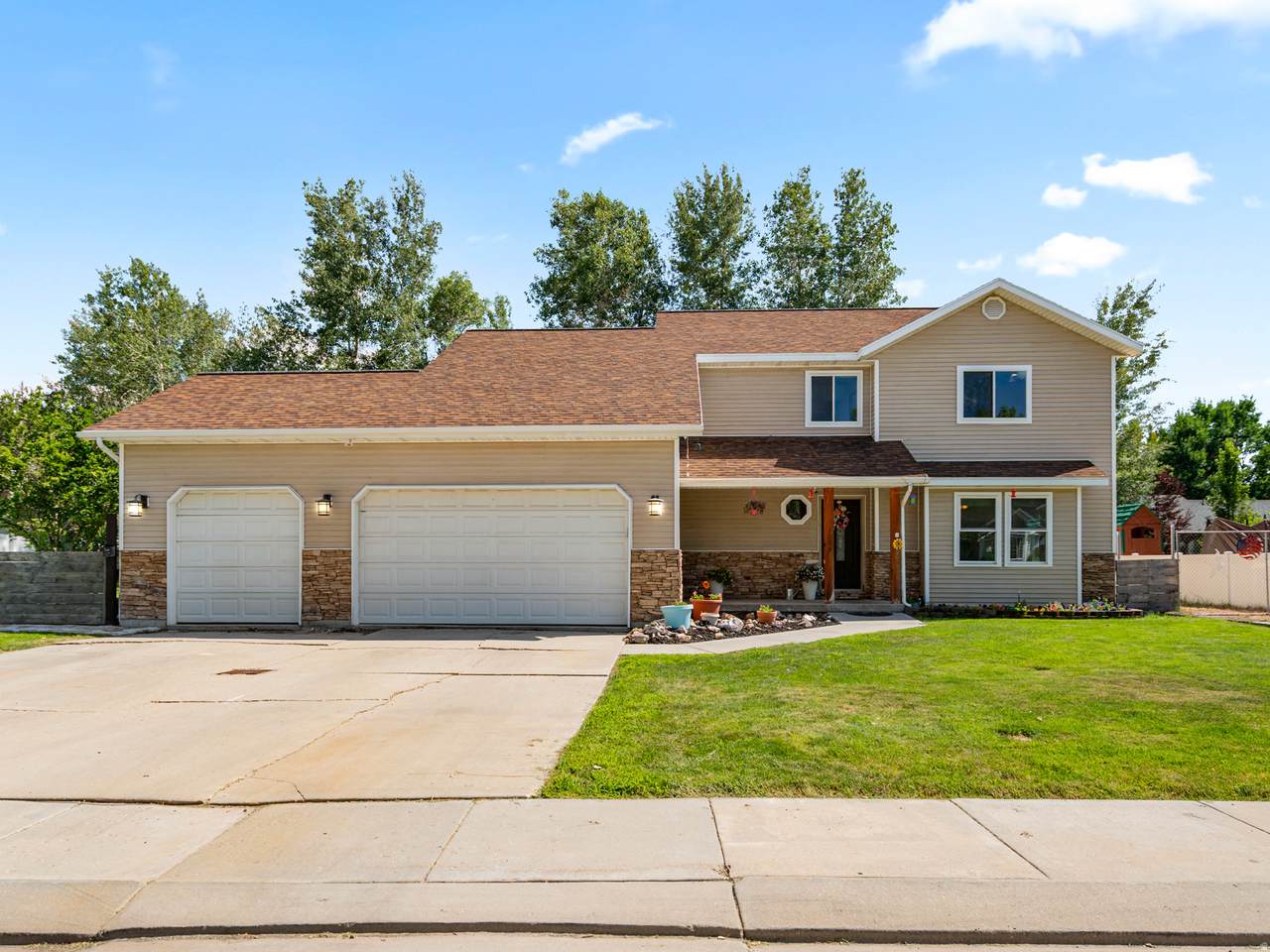 1099 Countryside Cir - Photo 1
