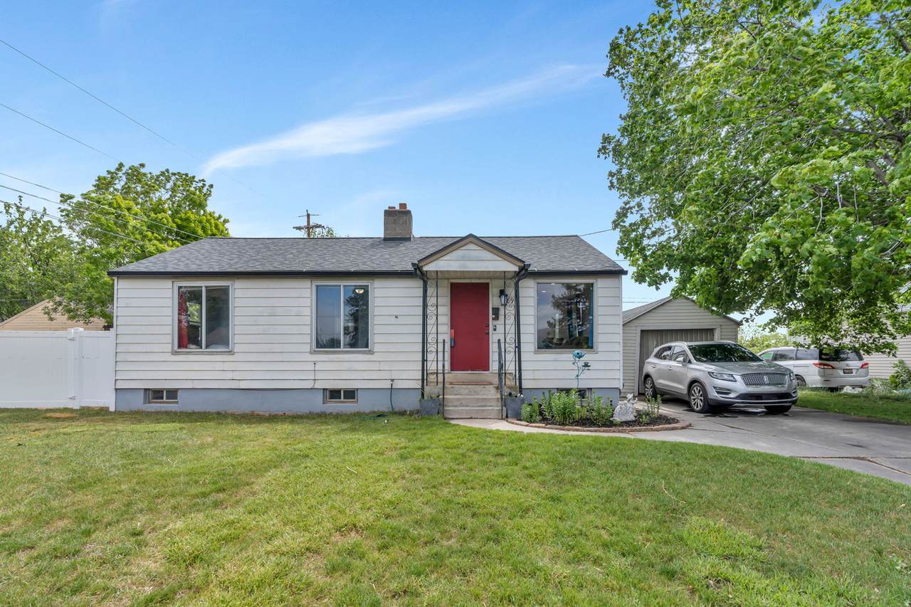 89 Lincoln Ave - Photo 1