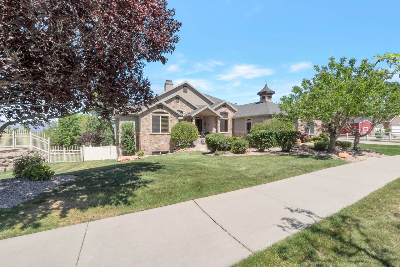 513 Southfork Dr - Photo 1