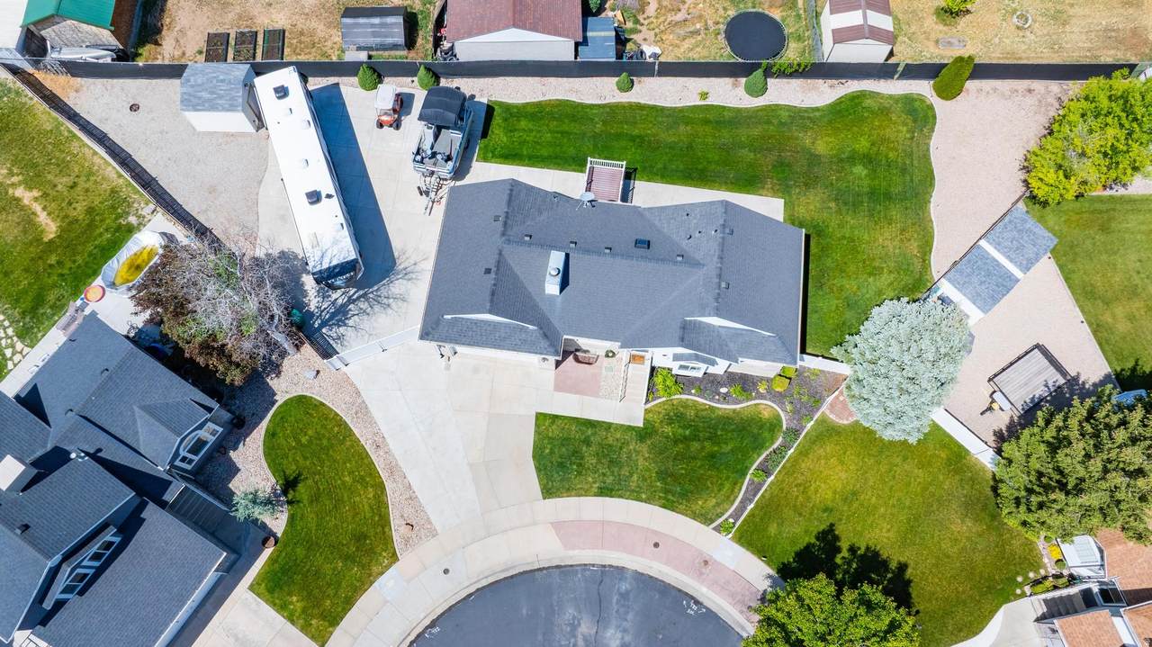 8328 Plum Creek Cir - Photo 1