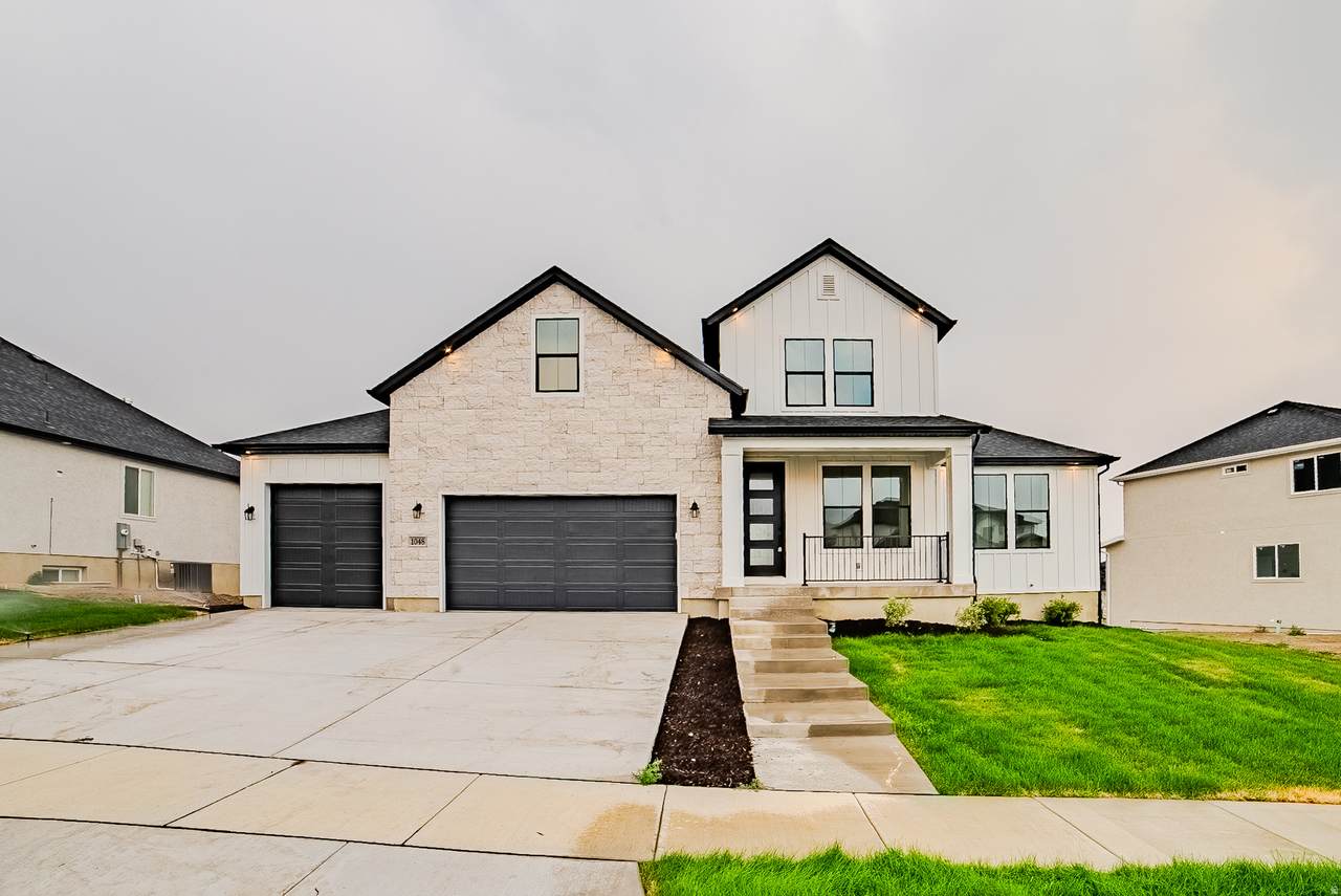1048 Chokecherry St - Photo 1